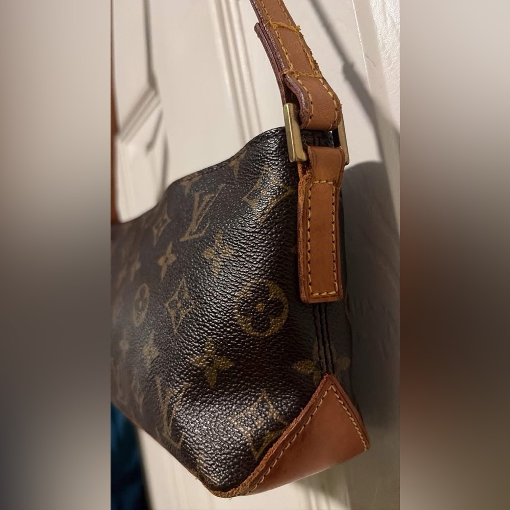 Authenticated- Vintage Louis Vuitton LV Trotter Bag - adjustable strap - Picture 4 of 15